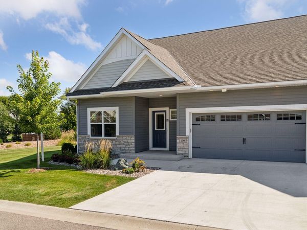109 Vista Way, Waconia, MN 55387