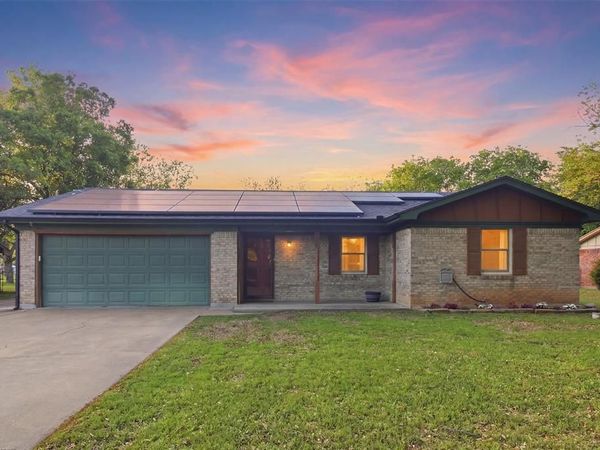 1018 Princeton Place, Cleburne, TX 76033