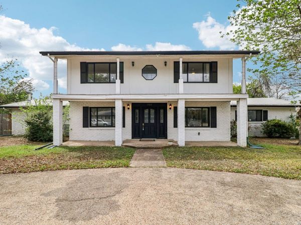 302 WEATHERCOCK LN, Windcrest, TX 78239