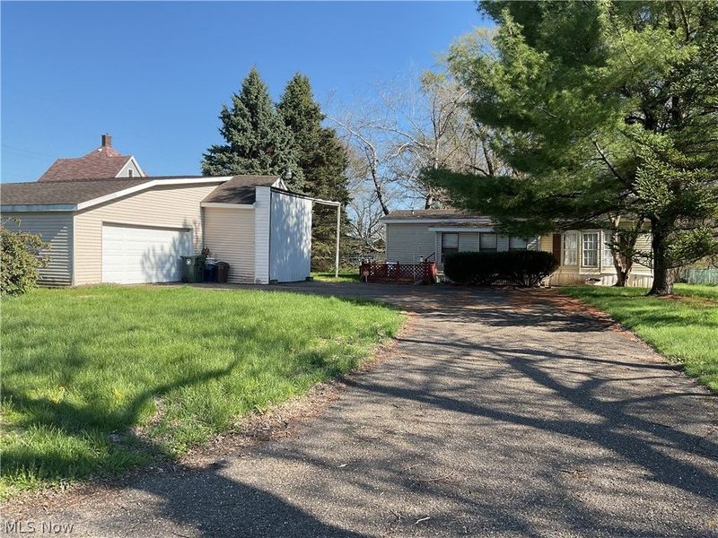 3812 Mahoning Road NE, Canton, OH 44705 Photo 2