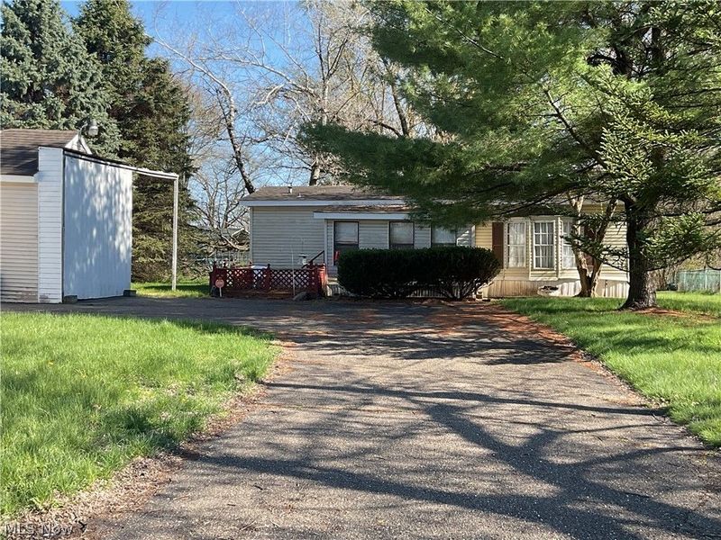 3812 Mahoning Road NE, Canton, OH 44705 Photo 3