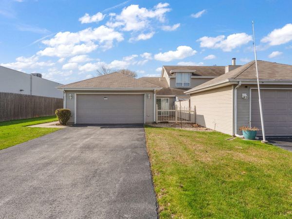 823 Spruce Lane, Schererville, IN 46375