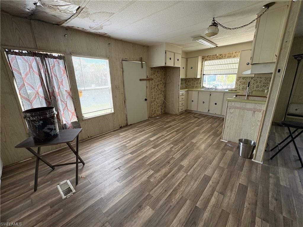 661 Coral Ln, North Fort Myers, FL 33917 Photo