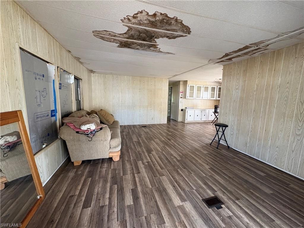 661 Coral Ln, North Fort Myers, FL 33917 Photo