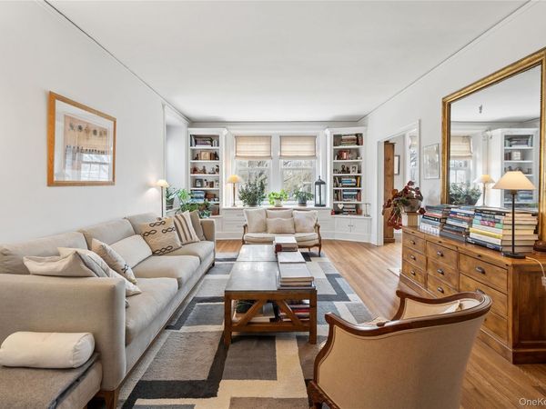 9 Tanglewylde Avenue, Unit 4B, Bronxville, NY 10708