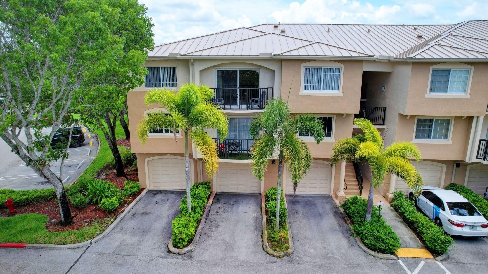300 Crestwood Court N, Unit 307, Royal Palm Beach, FL 33411 Photo