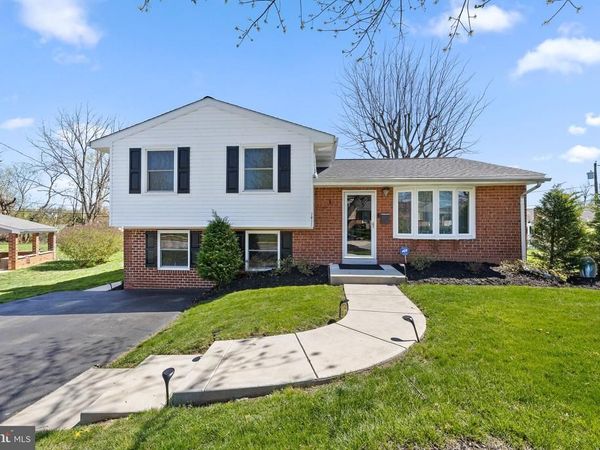1411 SANDWOOD ROAD, CONSHOHOCKEN, PA 19428