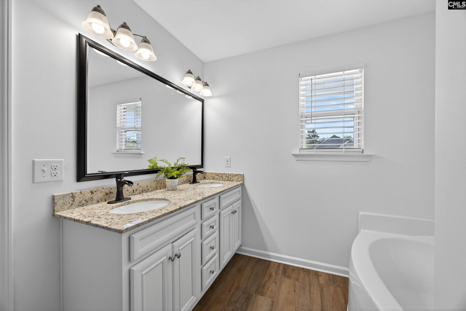 125 Wisley Garden Drive Photo 29