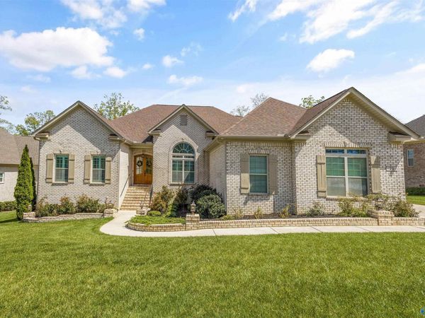 21 Ridge Bluff Circle SE, Huntsville, AL 35803