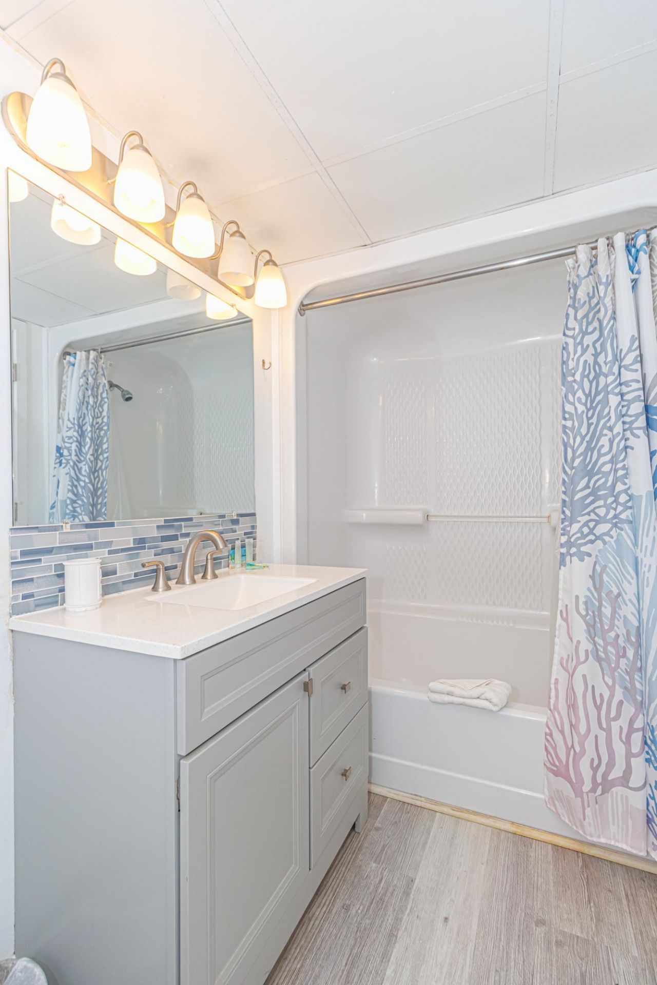 201 77th Ave. N Photo 22