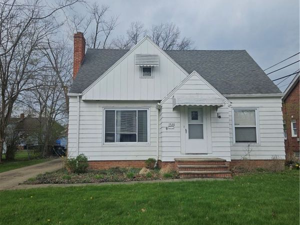 1520 Jaeger Drive , Lyndhurst, OH 44124