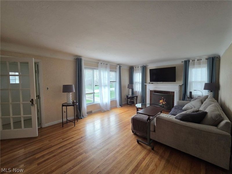 1520 Jaeger Drive, Lyndhurst, OH 44124 Photo 2