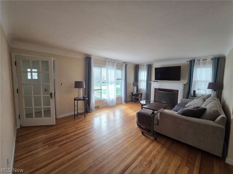 1520 Jaeger Drive, Lyndhurst, OH 44124 Photo 4