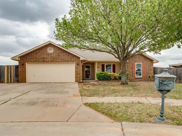 2137 NE 13th Street, Moore, OK 73160