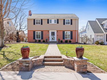 1898 Pinehurst Avenue, Saint Paul, MN 55116