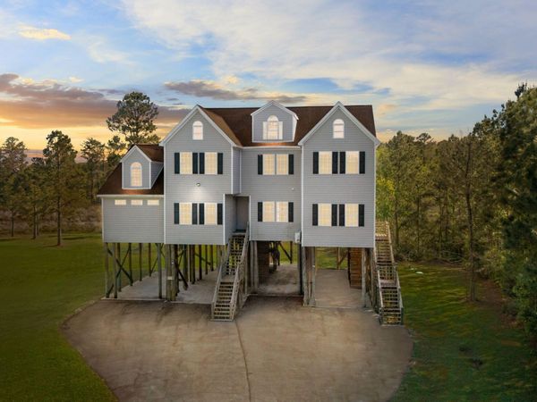 2180 Nc 304, Unit A, Bayboro, NC 28515