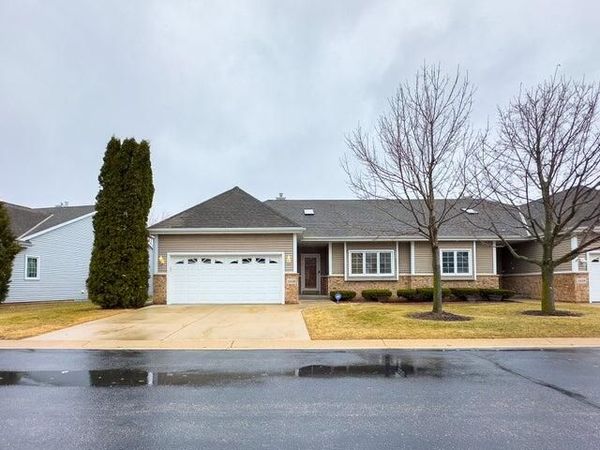 2436 Caribou Ln, Grafton, WI 53024