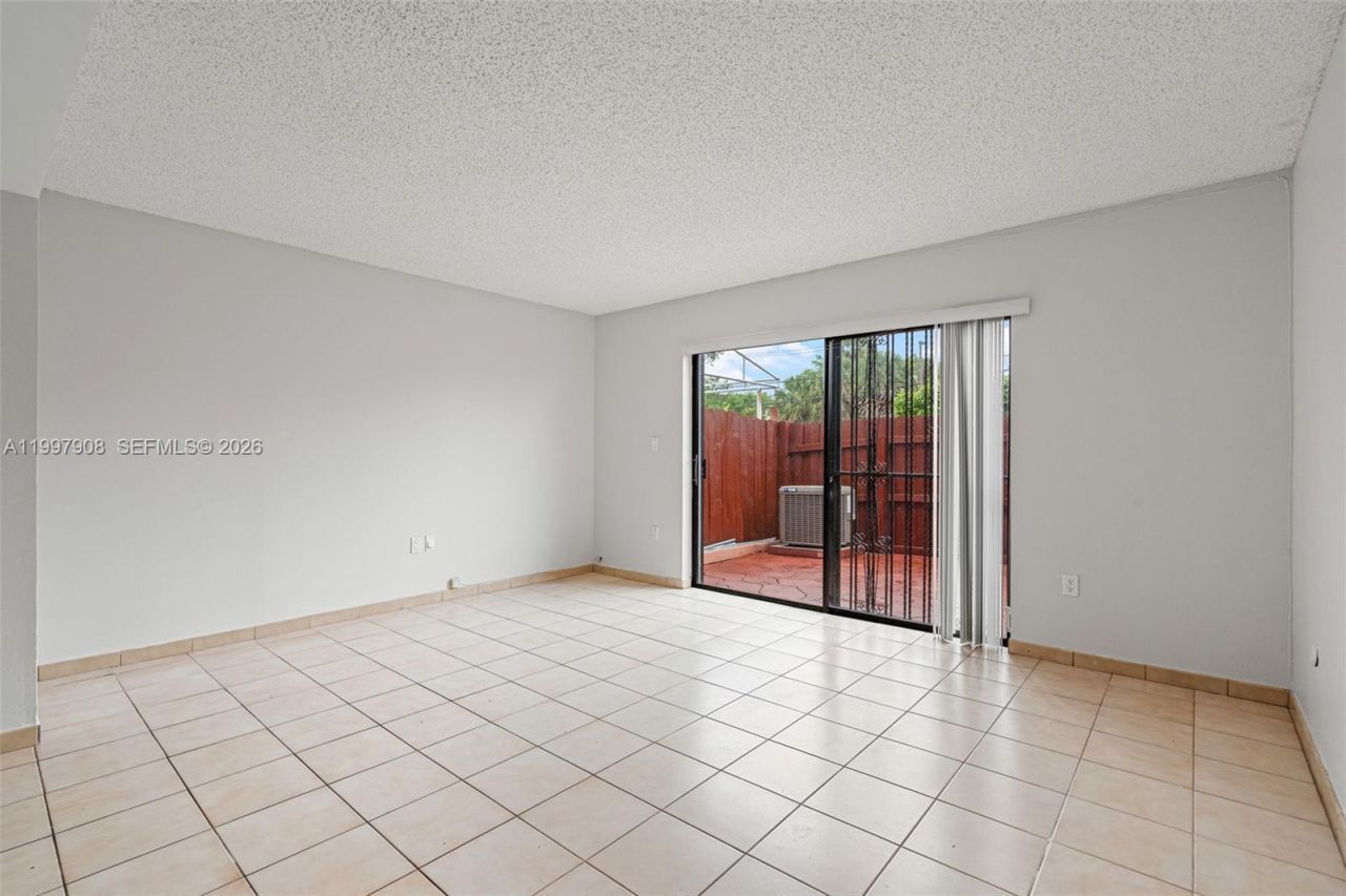 319 NW 109th Ave, Unit 3B, Miami, FL 33172 Photo