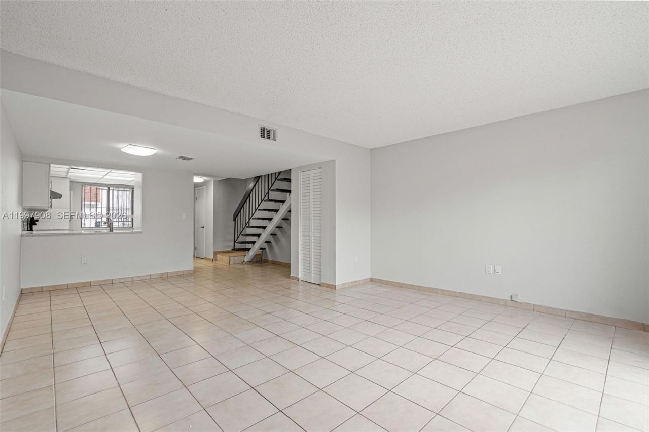 319 NW 109th Ave, Unit 3B, Miami, FL 33172 Photo