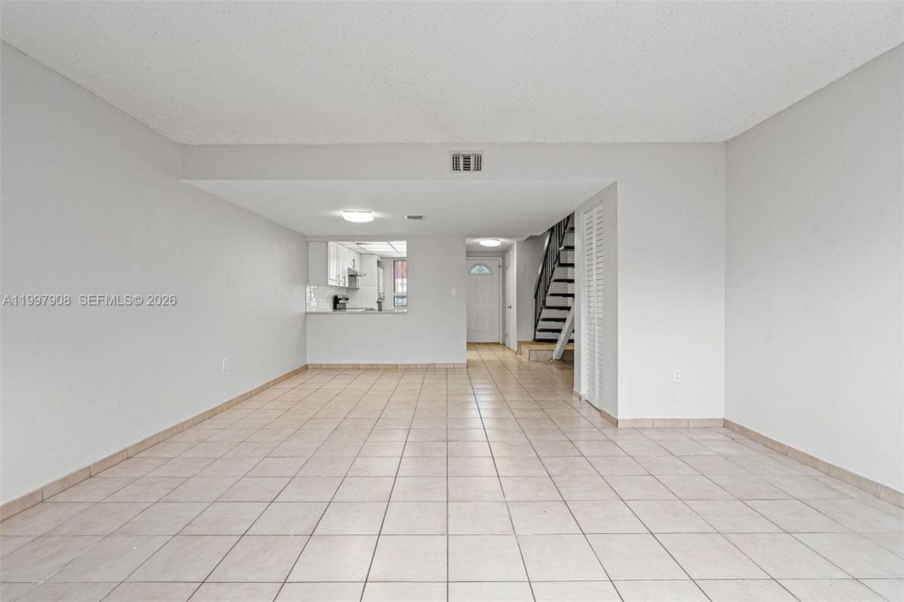 319 NW 109th Ave, Unit 3B, Miami, FL 33172 Photo