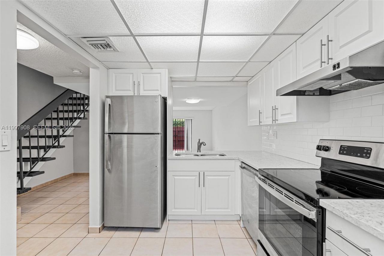 319 NW 109th Ave, Unit 3B, Miami, FL 33172 Photo