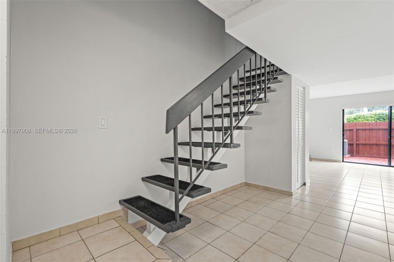 319 NW 109th Ave, Unit 3B, Miami, FL 33172 Photo