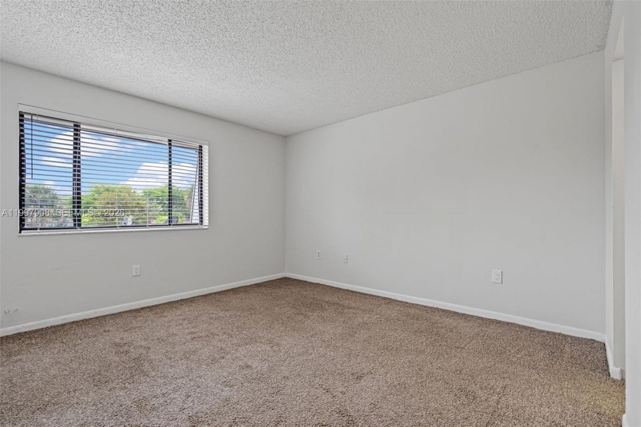 319 NW 109th Ave, Unit 3B, Miami, FL 33172 Photo