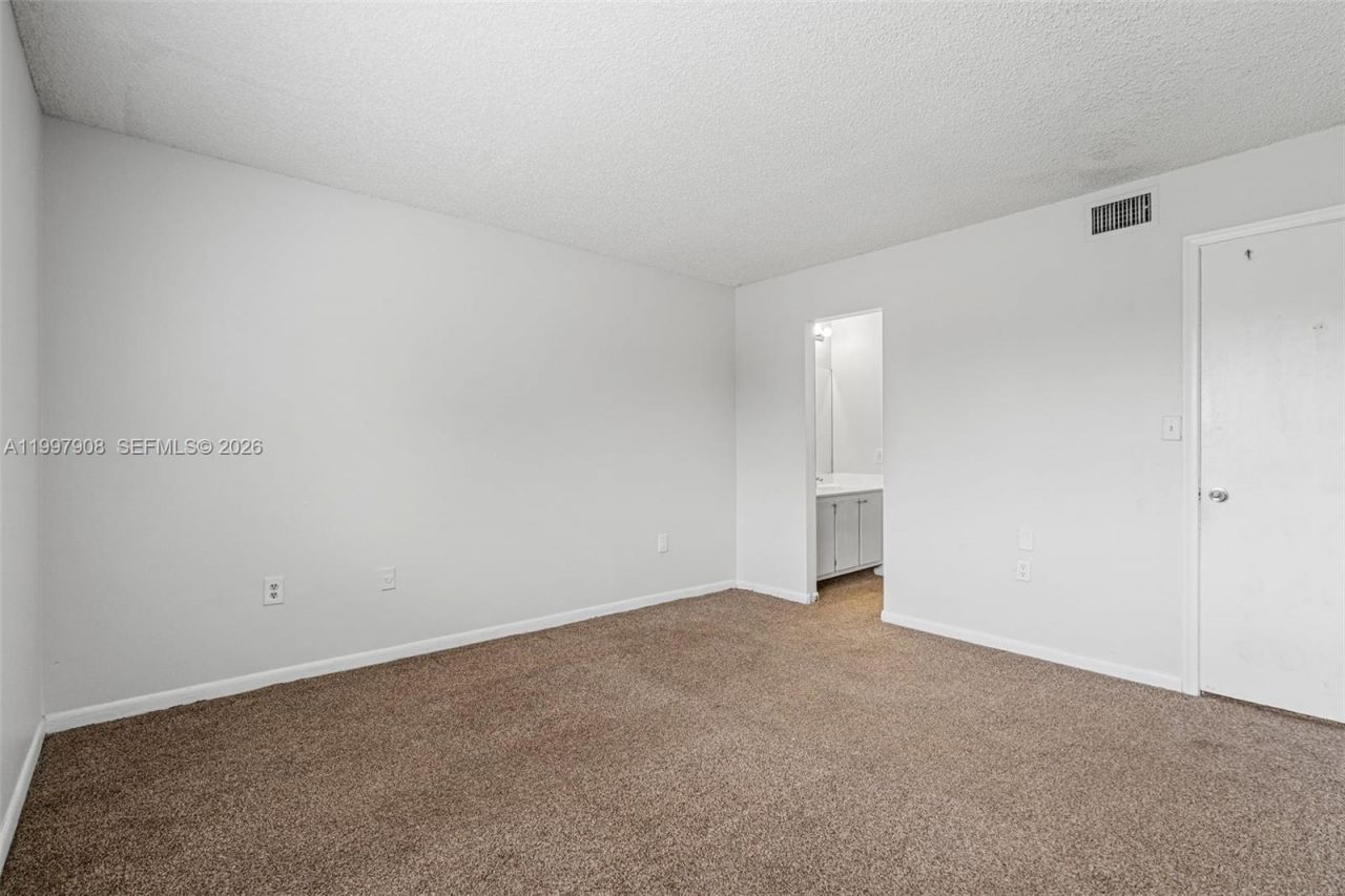 319 NW 109th Ave, Unit 3B, Miami, FL 33172 Photo