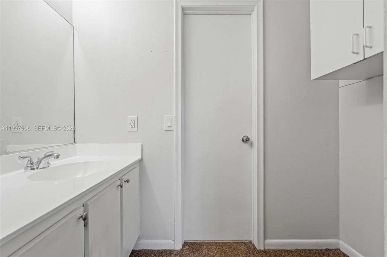 319 NW 109th Ave, Unit 3B, Miami, FL 33172 Photo