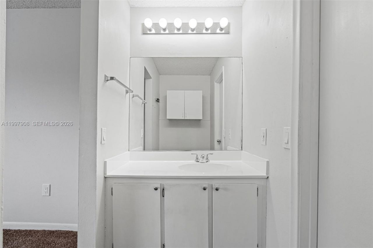 319 NW 109th Ave, Unit 3B, Miami, FL 33172 Photo