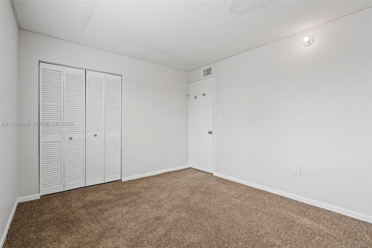 319 NW 109th Ave, Unit 3B, Miami, FL 33172 Photo