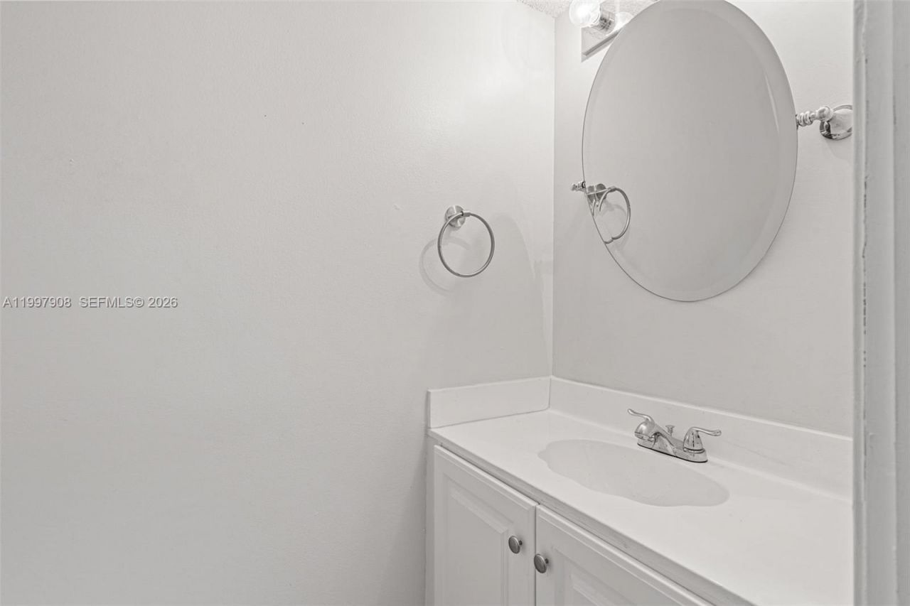 319 NW 109th Ave, Unit 3B, Miami, FL 33172 Photo