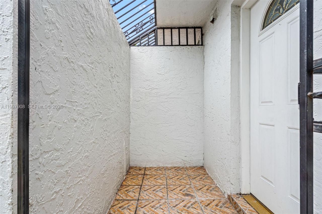 319 NW 109th Ave, Unit 3B, Miami, FL 33172 Photo