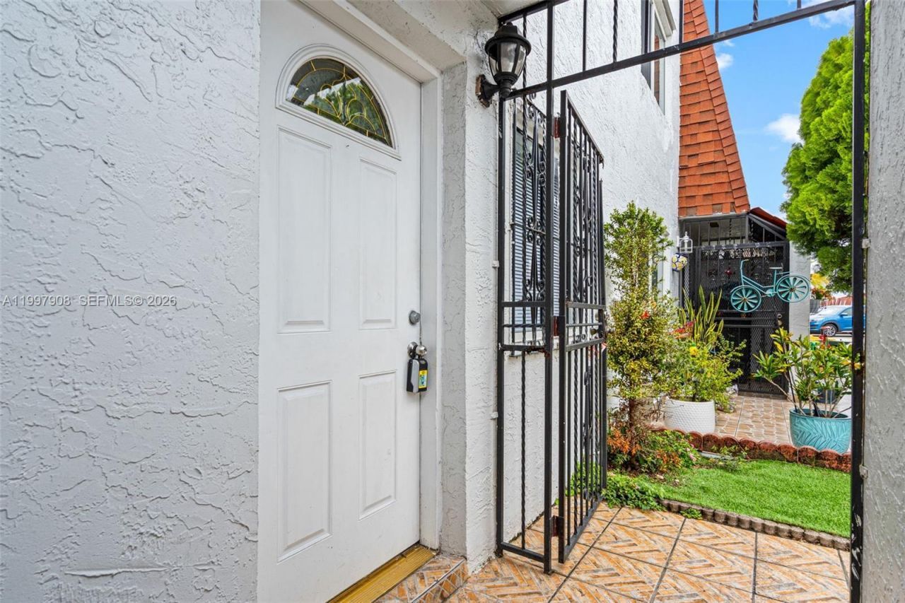 319 NW 109th Ave, Unit 3B, Miami, FL 33172 Photo