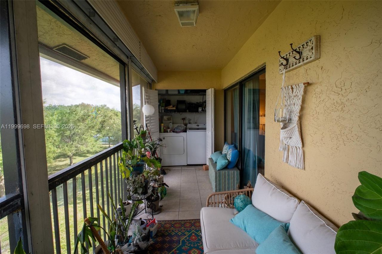 2083 Coral Ridge Dr, Unit N302, Coral Springs, FL 33071 Photo