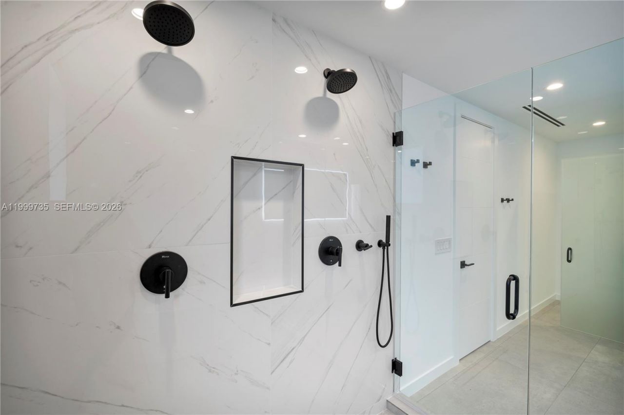 2960 W Trade Av, Coconut Grove, FL 33133 Photo