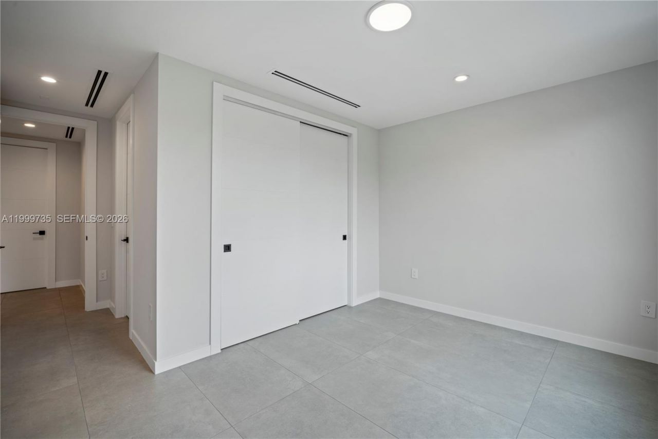 2960 W Trade Av, Coconut Grove, FL 33133 Photo