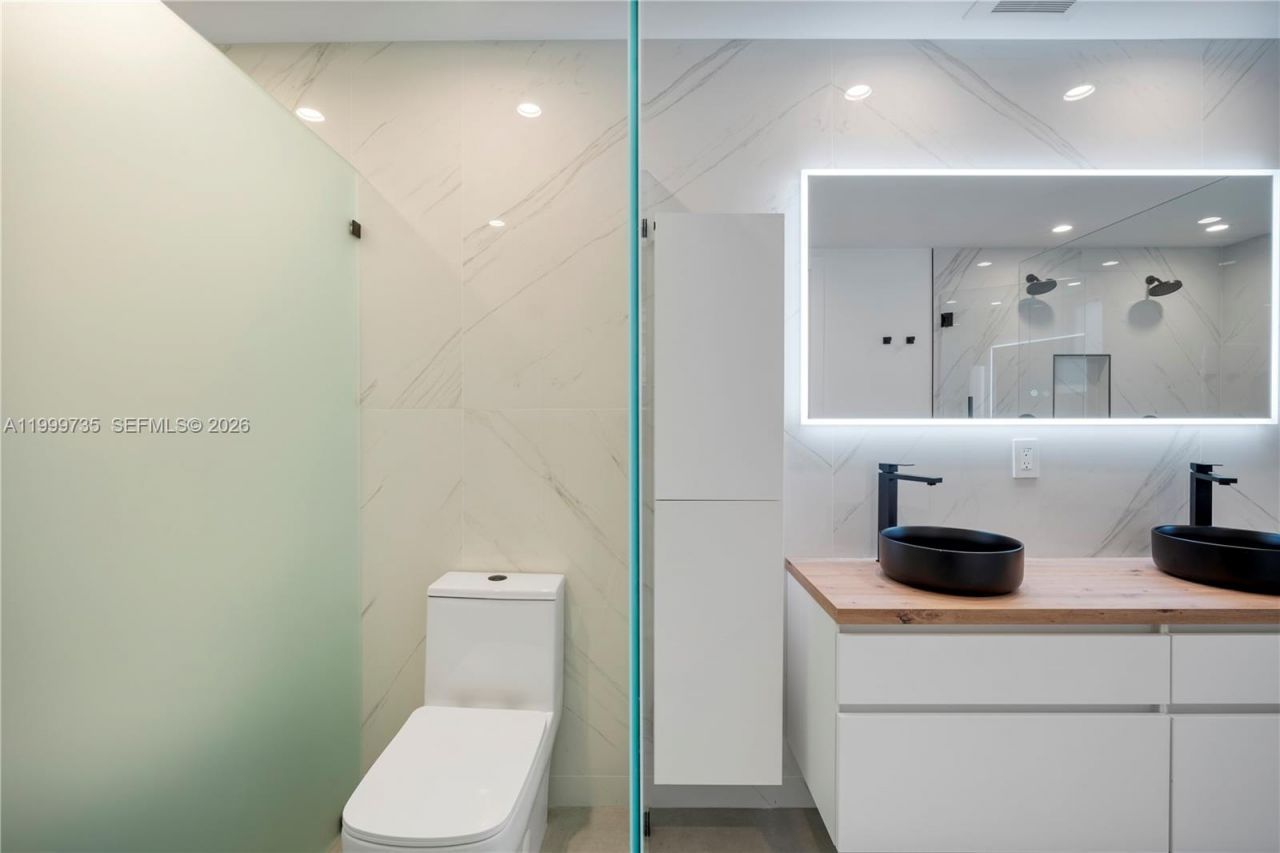 2960 W Trade Av, Coconut Grove, FL 33133 Photo