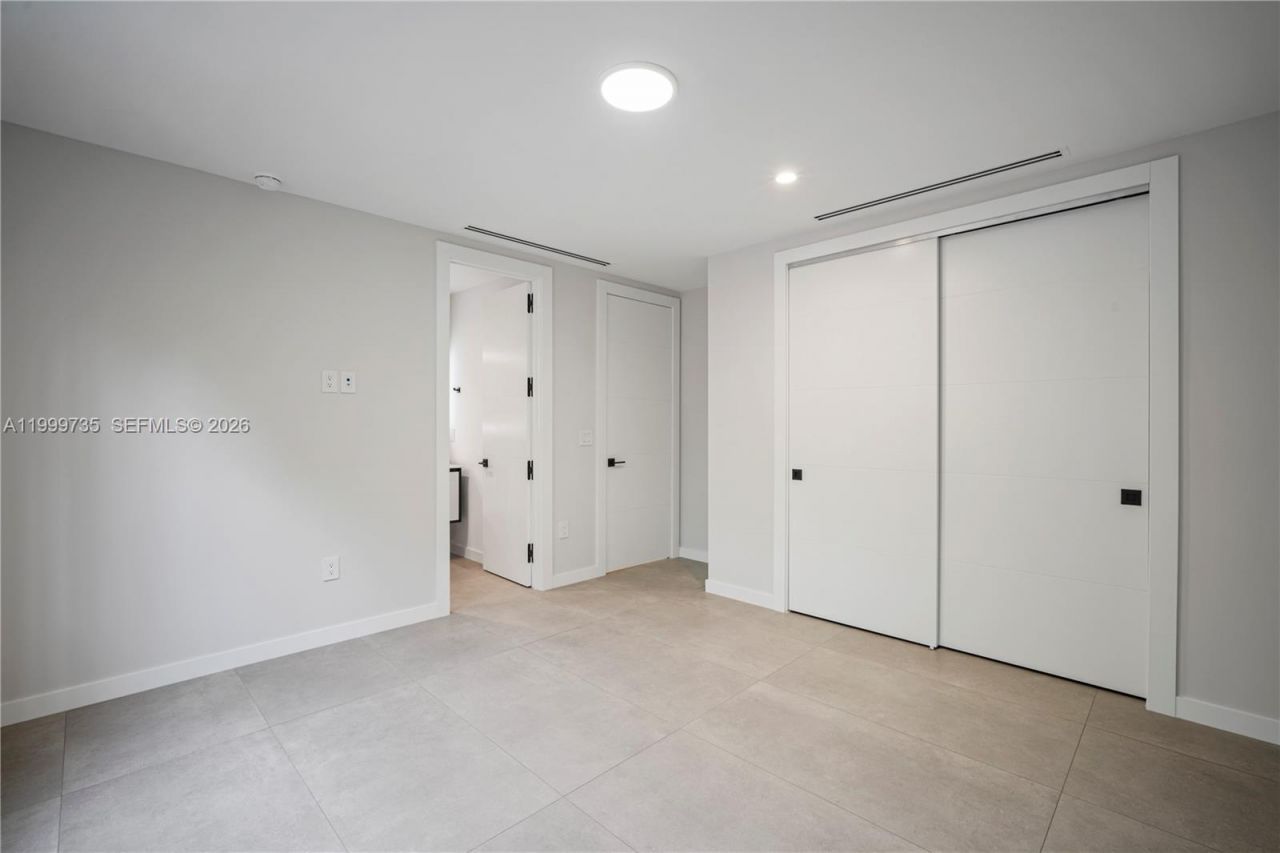 2960 W Trade Av, Coconut Grove, FL 33133 Photo