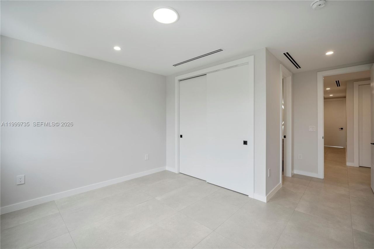 2960 W Trade Av, Coconut Grove, FL 33133 Photo