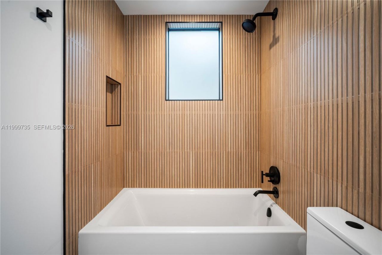 2960 W Trade Av, Coconut Grove, FL 33133 Photo