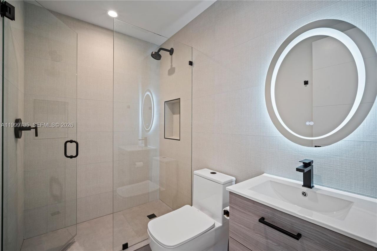 2960 W Trade Av, Coconut Grove, FL 33133 Photo