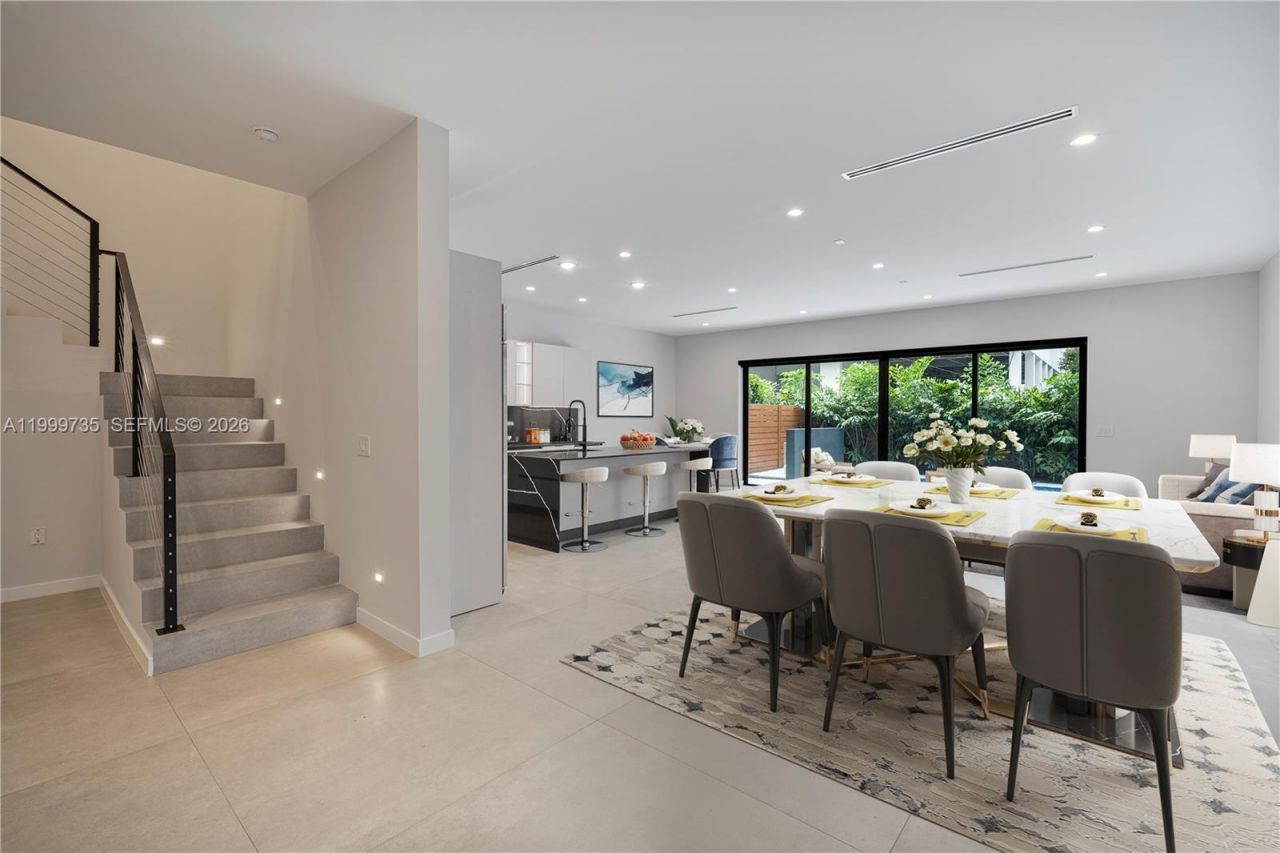 2960 W Trade Av, Coconut Grove, FL 33133 Photo