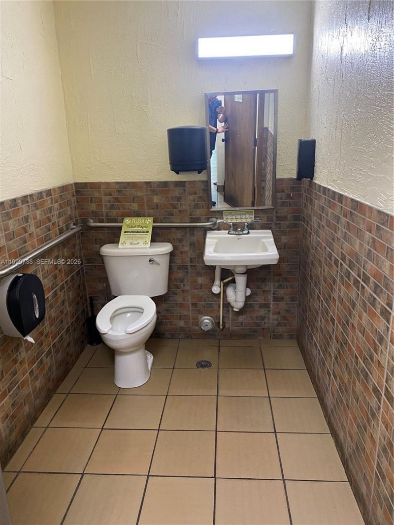 6653 S Dixie Hwy, South Miami, FL 33143 Photo