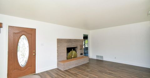 10 E J Street, Sparks, NV 89431 Photo