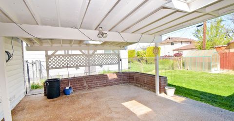 10 E J Street, Sparks, NV 89431 Photo