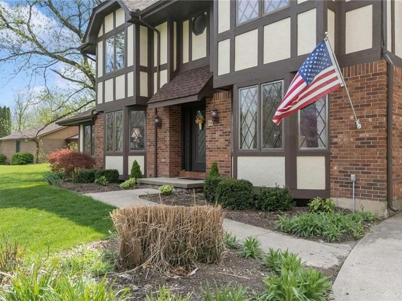 4249 Brewsters Run Court, Bellbrook, OH 45305 Photo 4