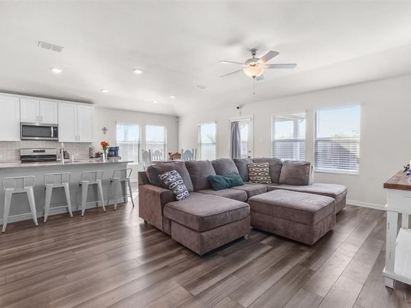 3505 Kingsview Drive, Denton, TX 76207