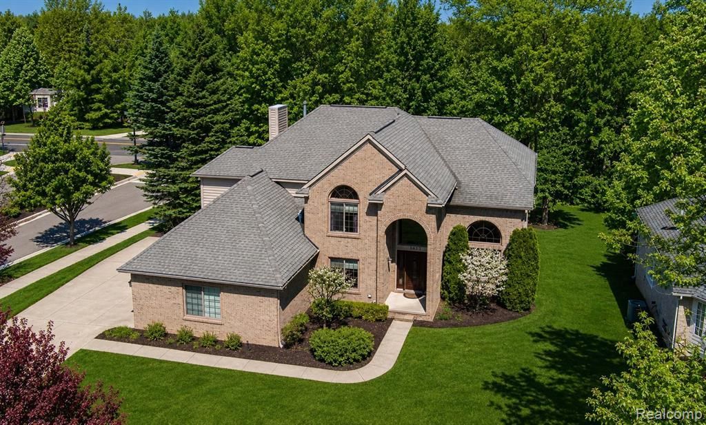 3472 Paramount Lane, Auburn Hills, MI 48326 Main Photo