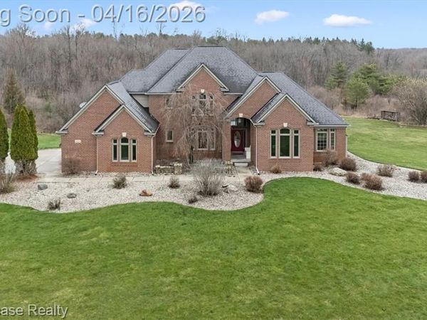 8315 E Allen Road, Tyrone Twp, MI 48430